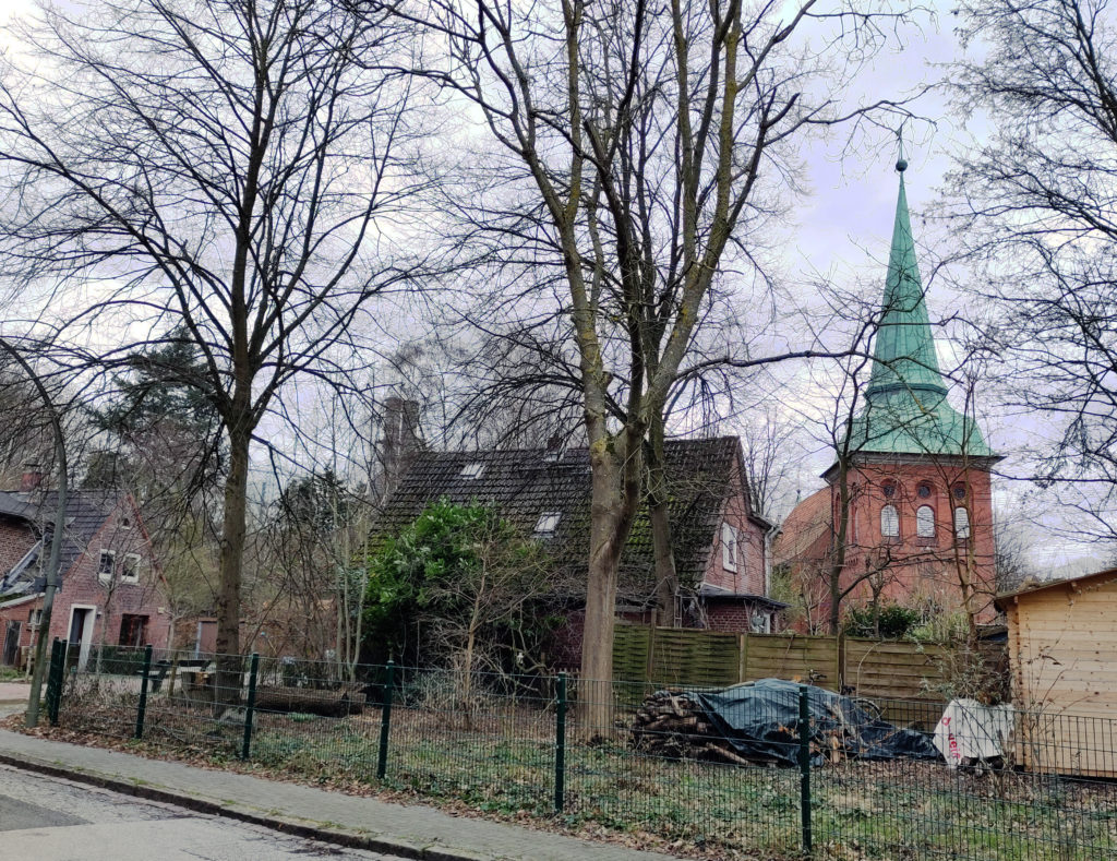 Kirche und Kraftwerk Moorburg
